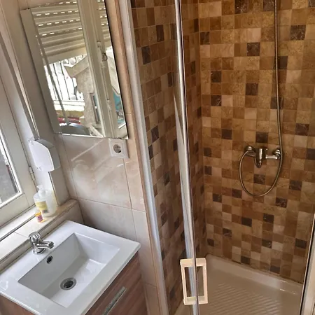 Pensión Al Pitoes 3*