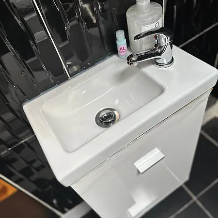 Al Pitoes Pensión Oporto