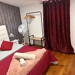 Al Pitoes Vendégház Porto