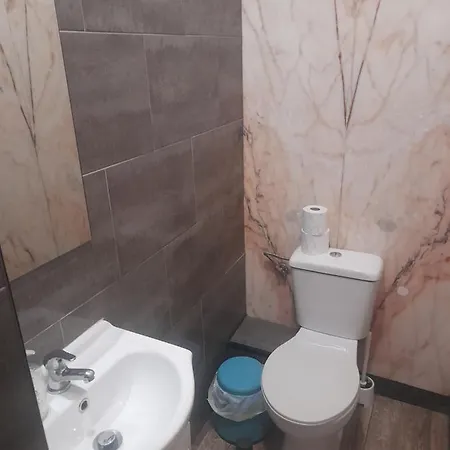 Al Pitoes Guest house Porto