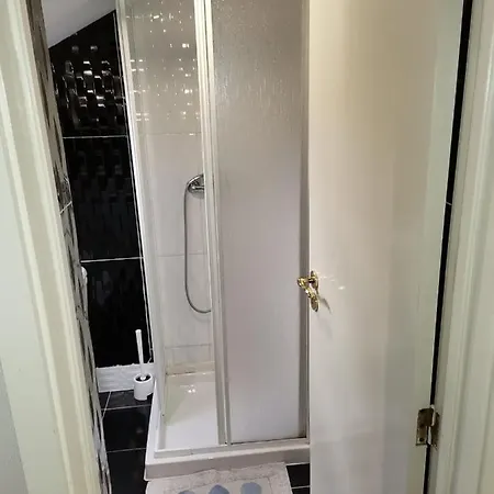 Al Pitoes Πανσιόν 3*