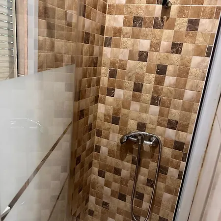 Al Pitoes Πανσιόν 3*